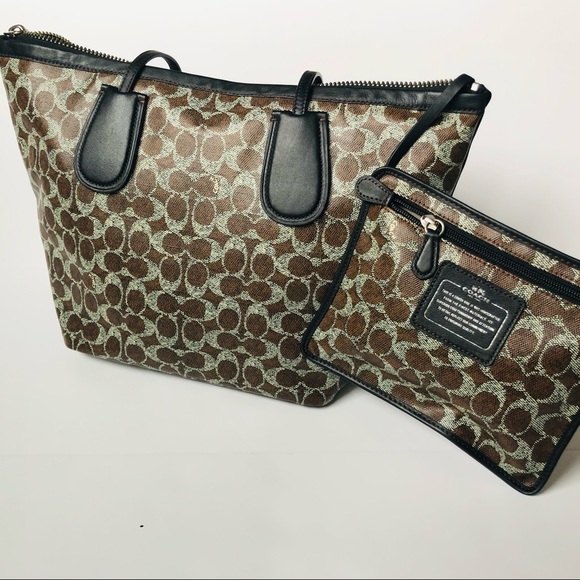 NWT Coach Signature Tote w/cosmetic bag - Picture 10 of 11